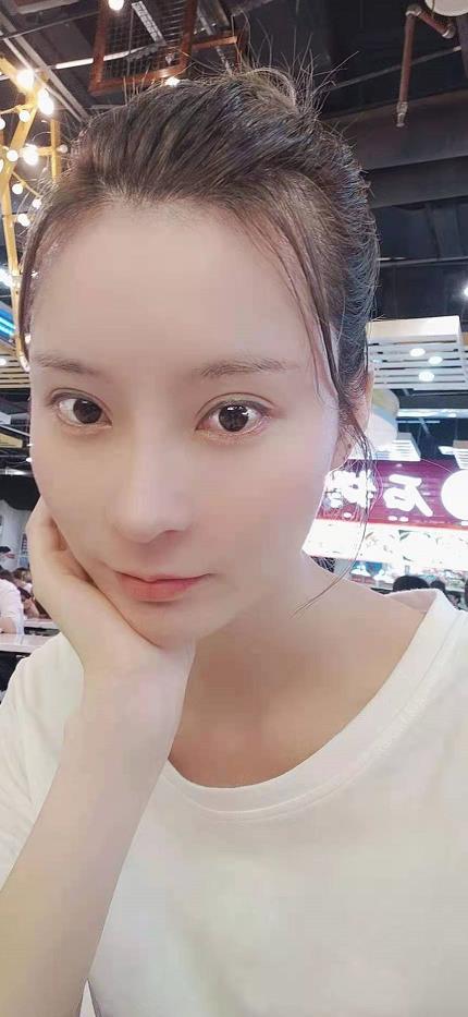 白云邻家御姐素素